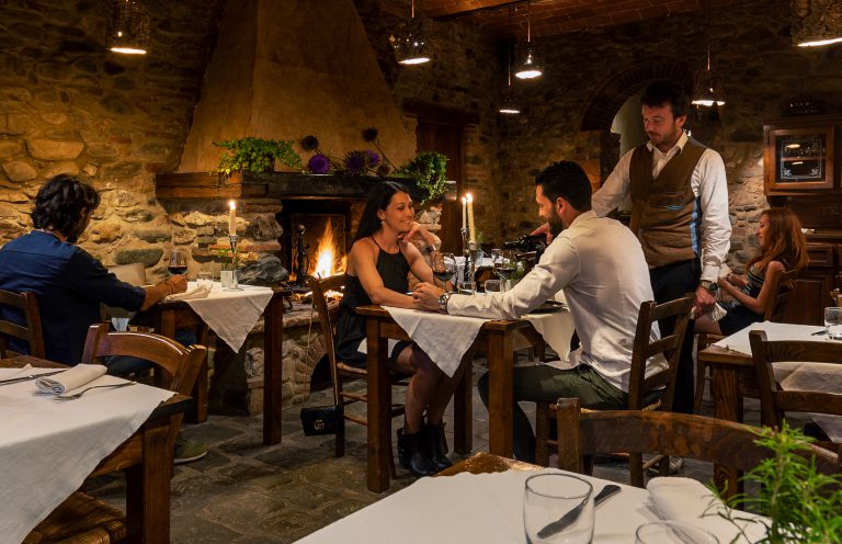 INGRESSO ALLE TERME (4 ORE) CON MENU ESSENZA PRESSO IL RISTORANTE PER 1 PERSONA - Giorni Feriali